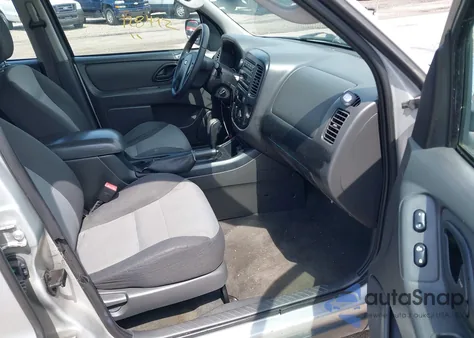 2007 Ford Escape Xls/Xls Manual z USA, uszkodzony, nr VIN 1FMYU02Z97KB80446